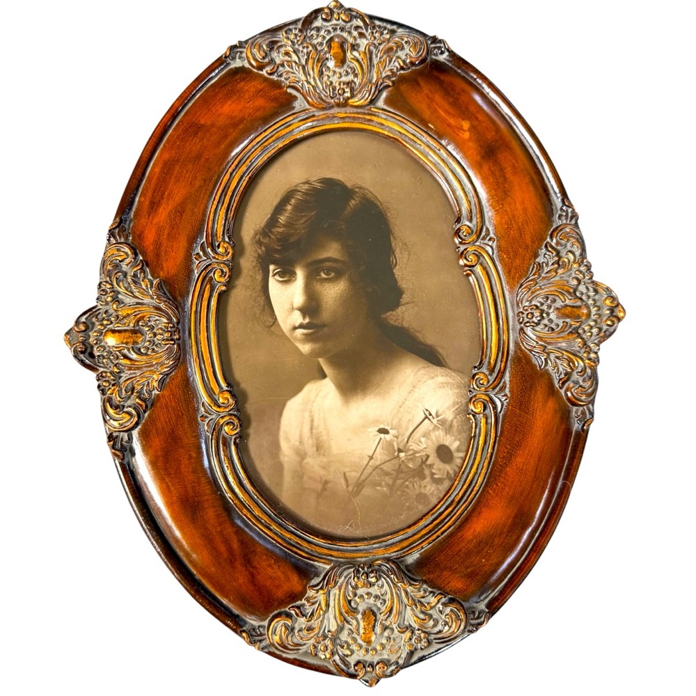 VTG Victorian Frame With Original Portrait Chestnut Faux  Wood Portrait Frame
